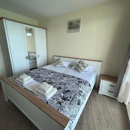 Sea View 2br 公寓 索佐波尔