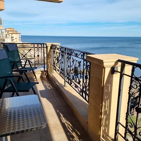 Sea View 2br 公寓 索佐波尔