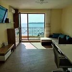 Sea View 2br Appartamento
