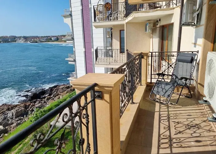 Sea View 2br شقة *