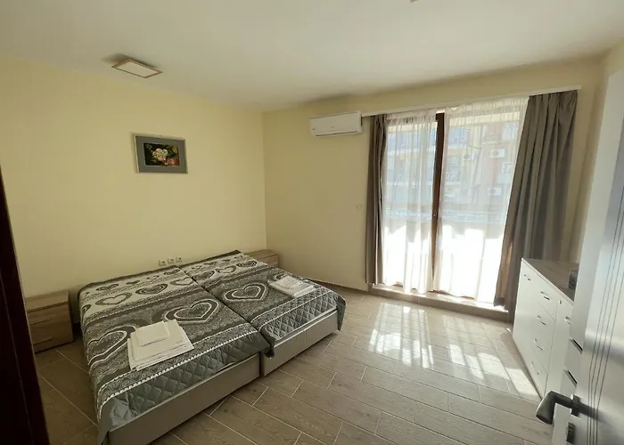 Sea View 2br Апартамент