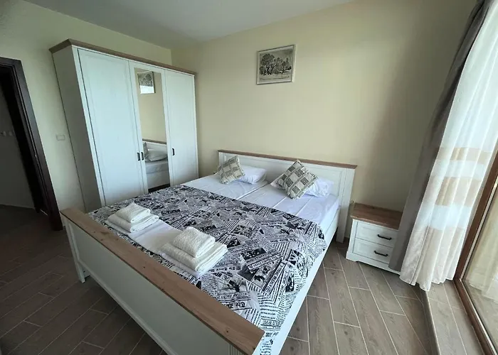 Sea View 2br Апартамент Созопол