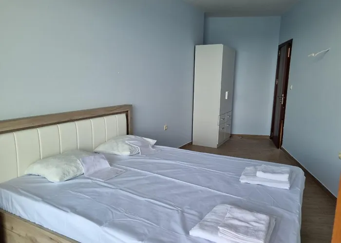 Sea View 2br Апартамент