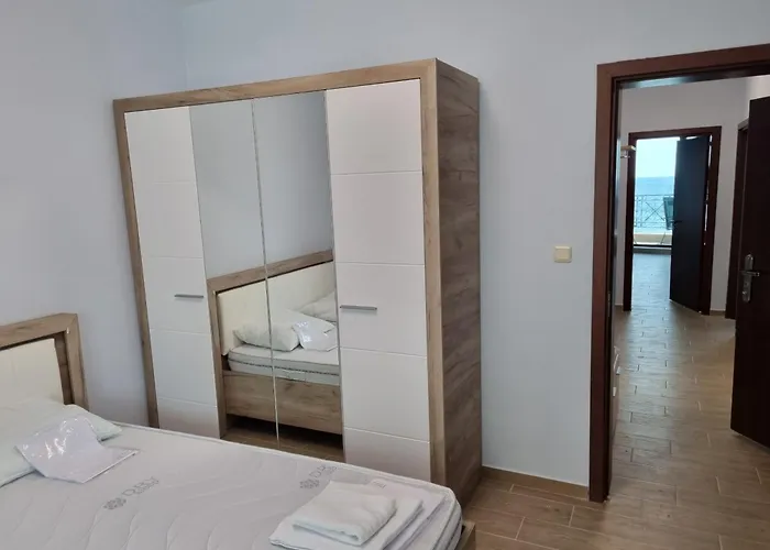 Sea View 2br Апартамент Созопол